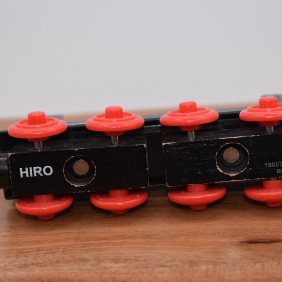 Hiro 51 and Tender Thomas & Friends Wooden Railway Train Engine Magnetic 2003 - Picture 9 of 10